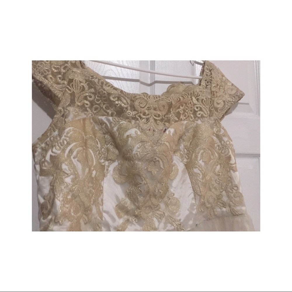 DEEP DISCOUNT SALE Chi Chi London White& Gold gown - Picture 3 of 3